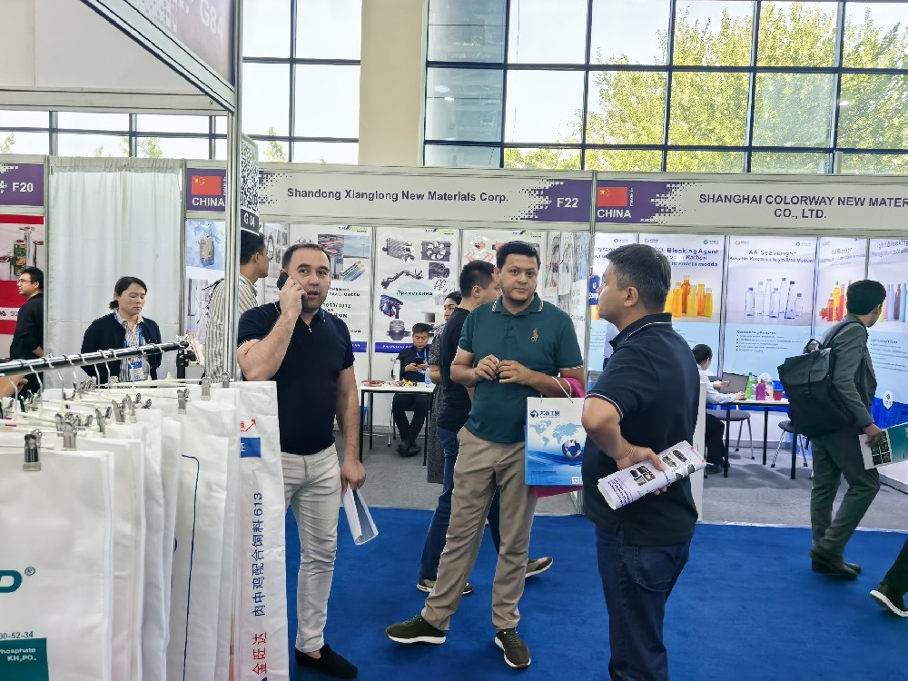 什邡市聯(lián)盛包裝有限公司董事長帶隊(duì)亮相烏茲別克展會，塑編袋與噸袋產(chǎn)品引海外關(guān)注